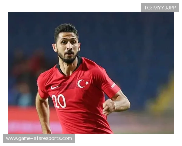 聚焦足球巨星瞬间展现辉煌球技和场上风采的精彩瞬间