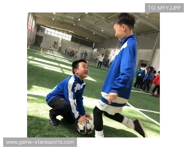 足球球星亲授技巧 打造未来足球新星的训练秘籍 足球球星亲授技巧 打造未来足球新星的训练秘籍